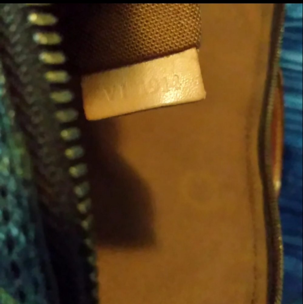 Louis Vuitton Brown Monogram Handbag - Picture 7 of 16